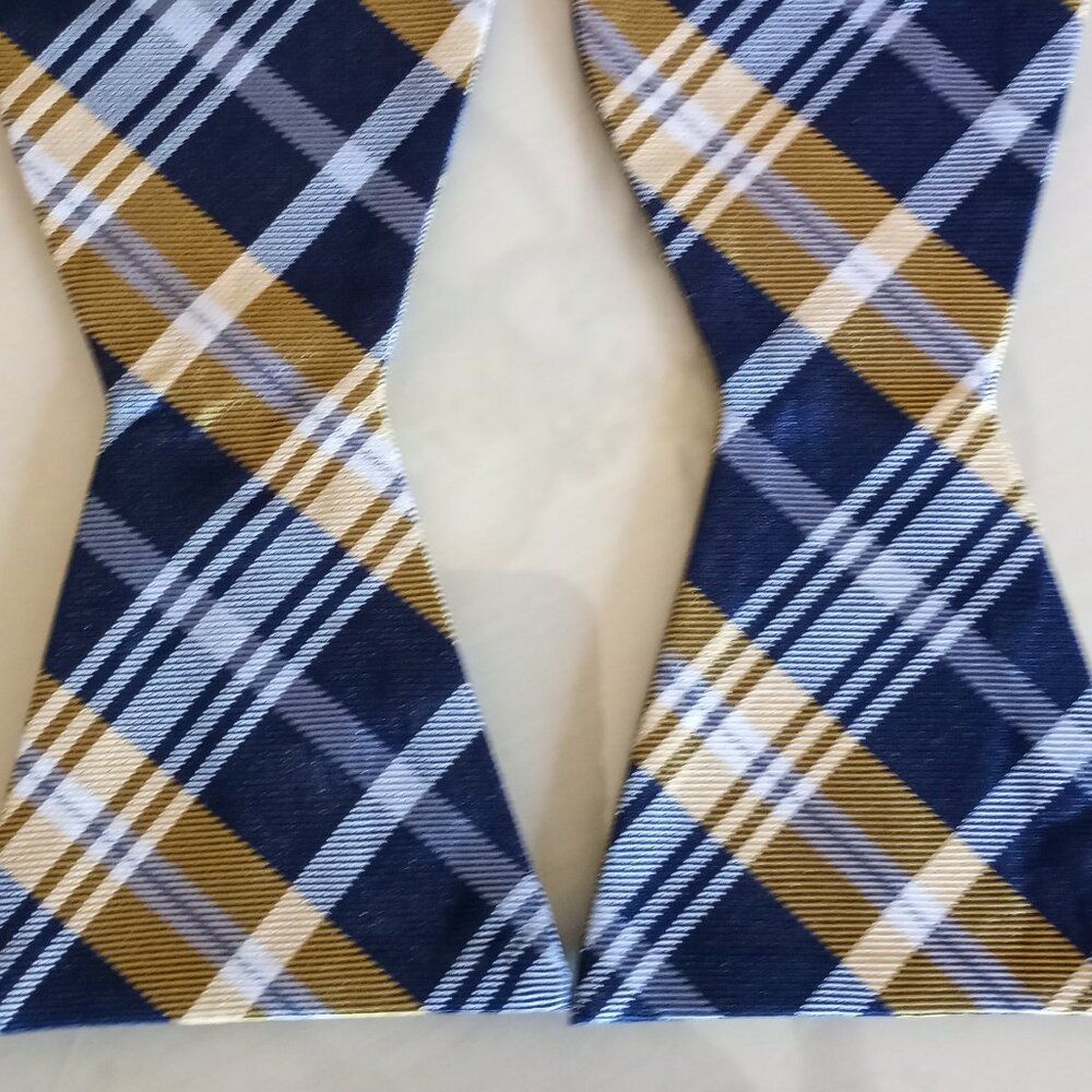 'SADDLEBRED' 100% Silk Plaid Adjustable Bowtie EUC